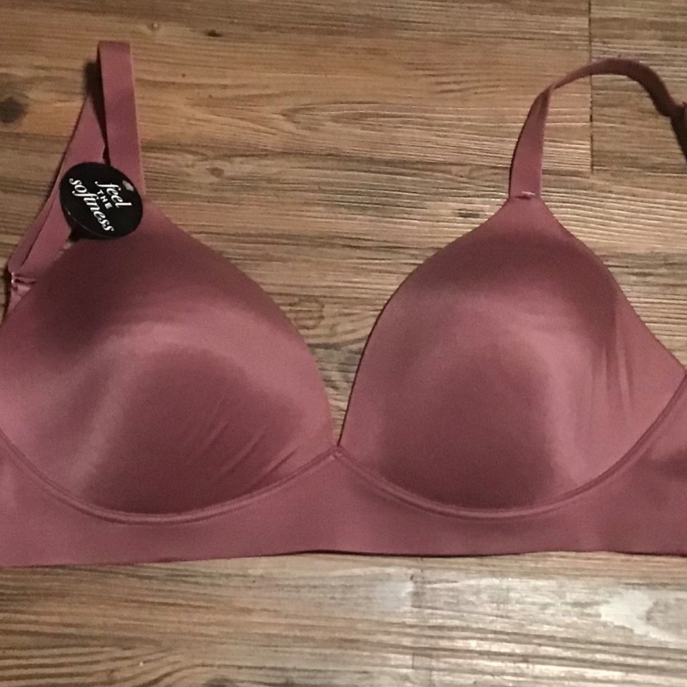 NWT retail $48 Bali  XL Bra in Pink
